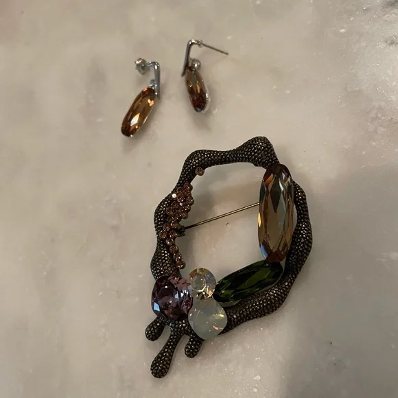 Rare Vintage BG Signed Brooch and Matching Earrings - Picture 4 of 7